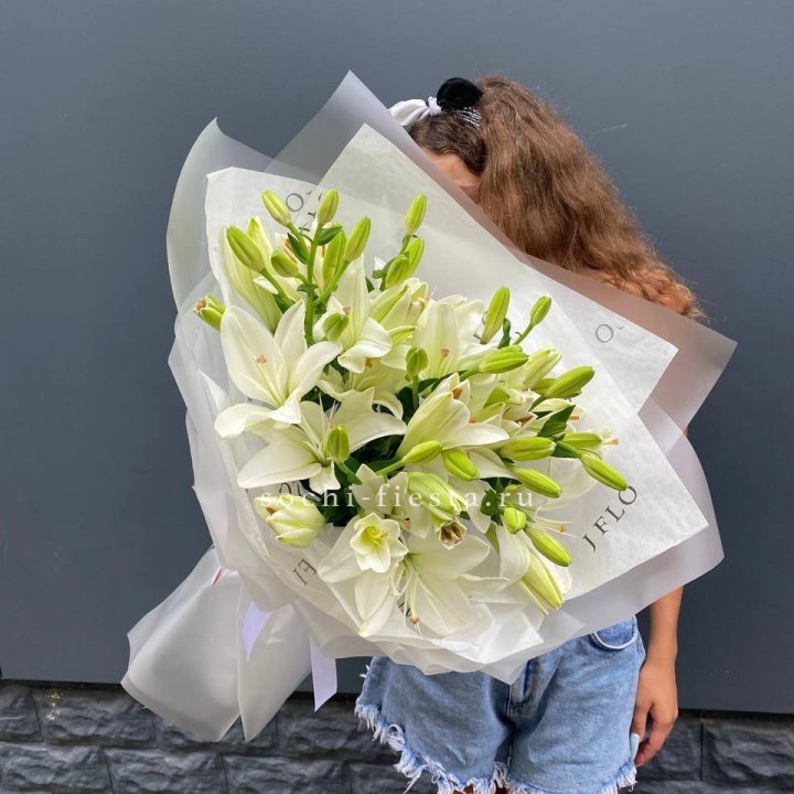 Букет  лилий "Воздушный"  в Магнитогорске