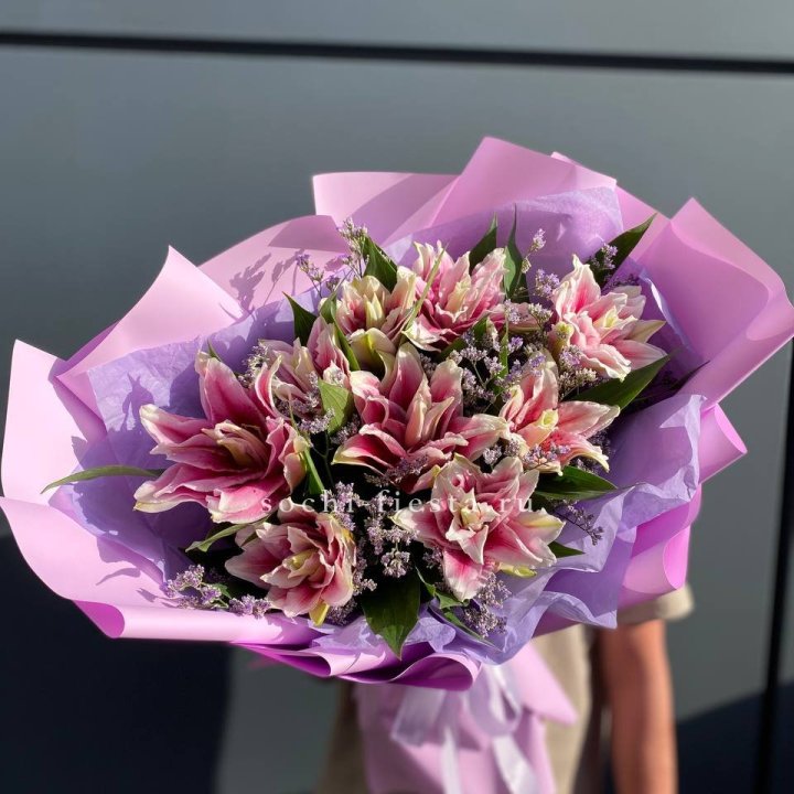 Букет пионовидных лилий №4 в Магнитогорске