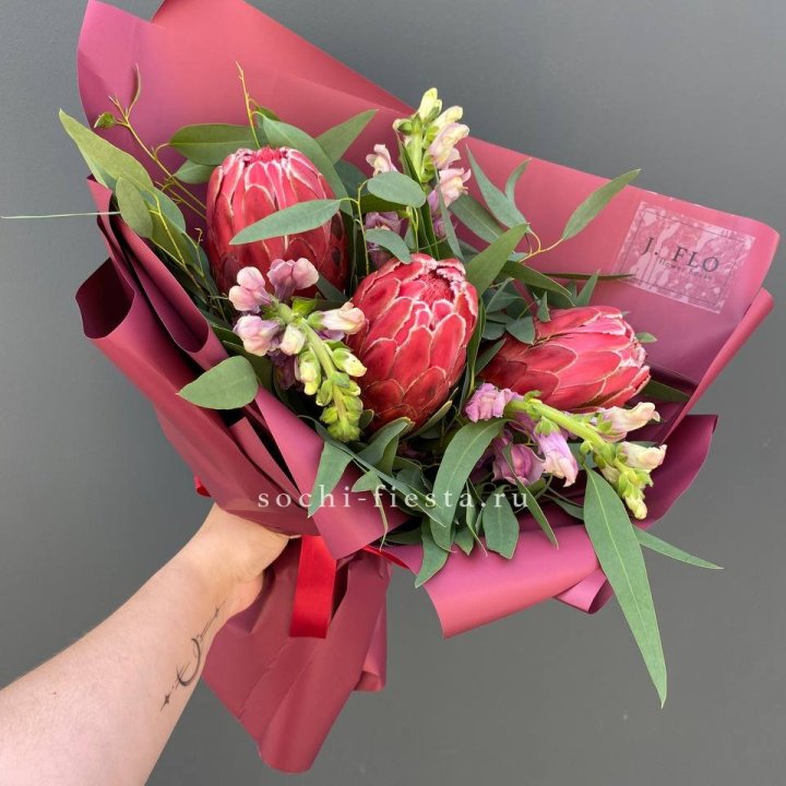 Букет из протеи "Квин" в Магнитогорске