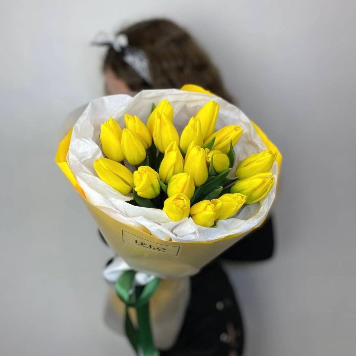  19 жёлтых тюльпанов в Магнитогорске