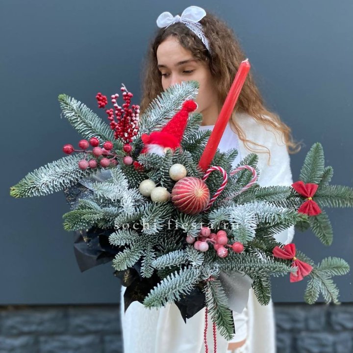 Композиция в бокале красная в Магнитогорске