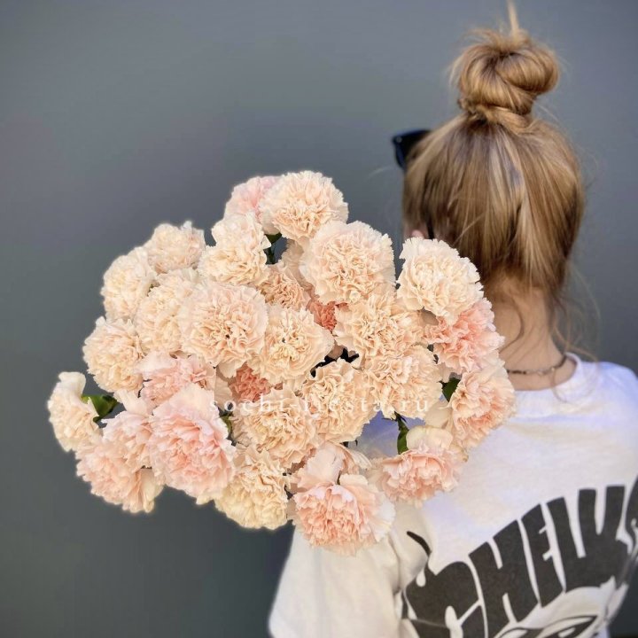 Охапка диантусов  в Магнитогорске