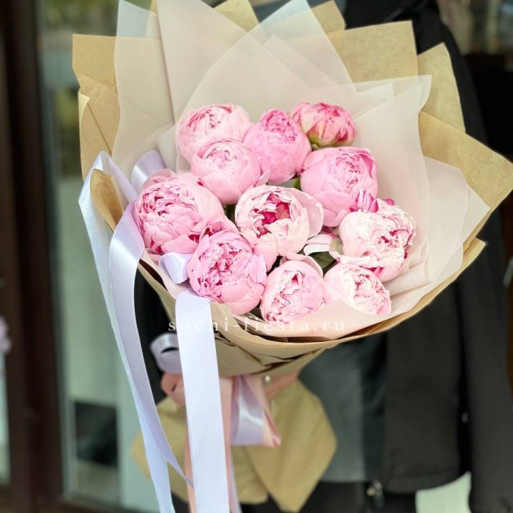 11 пионов в оформлении в Магнитогорске