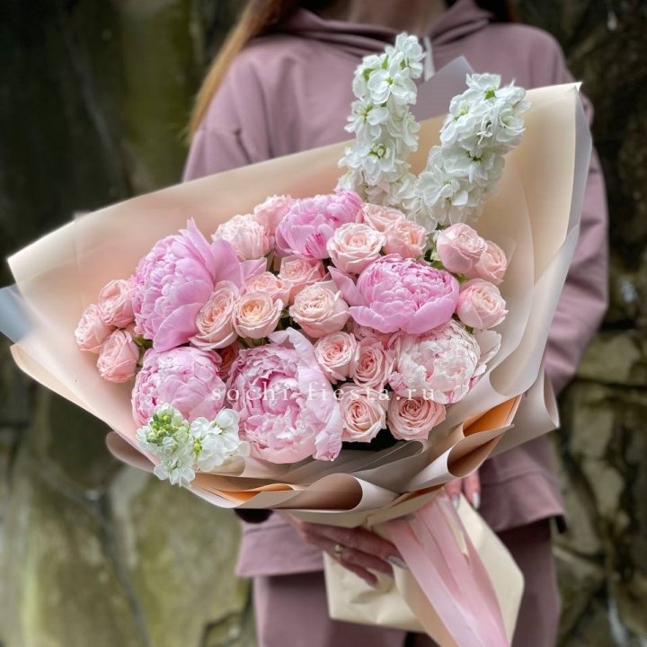 Букет с пионами №1 в Магнитогорске