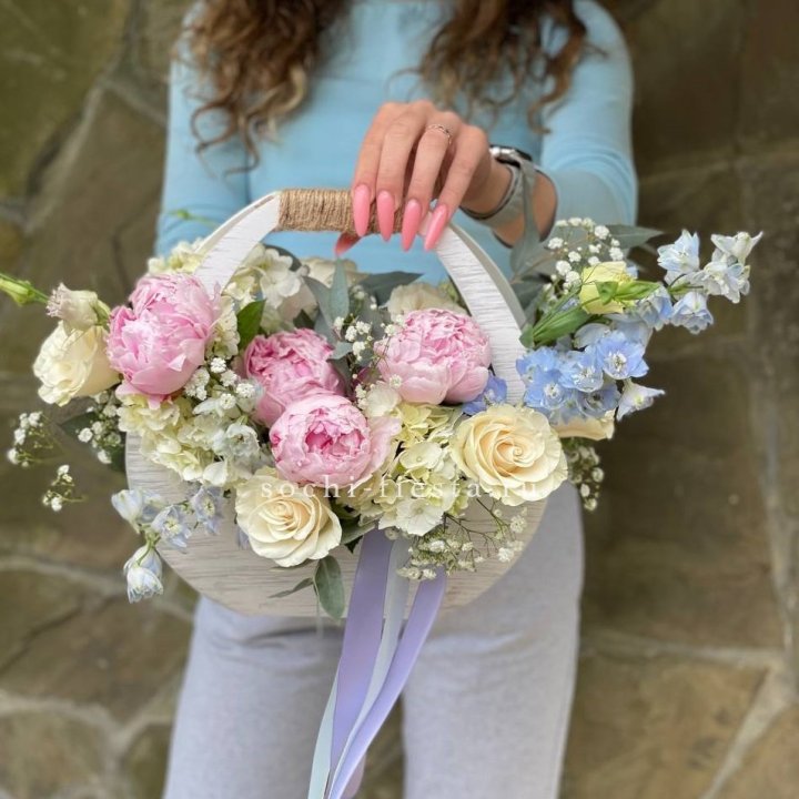 Ящик с пионами в Магнитогорске