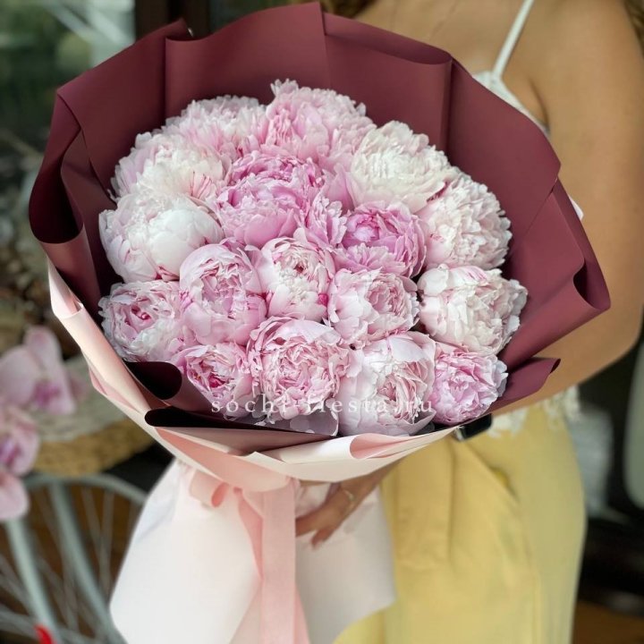 Букет 17 зефирных пионов в Магнитогорске