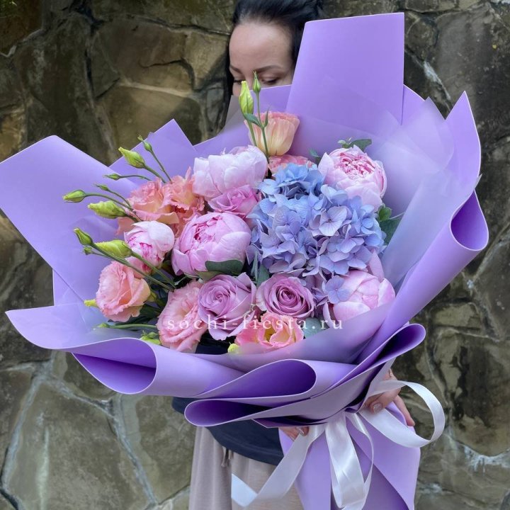 Букет с пионами "Блю логан" в Магнитогорске