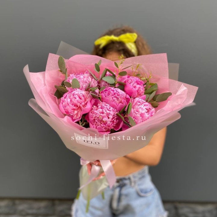 7 ярких пионов в оформлении в Магнитогорске