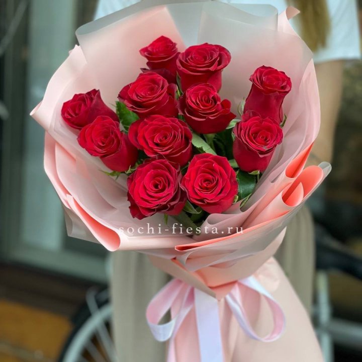 Букет красных роз "Мадам ред" в Магнитогорске