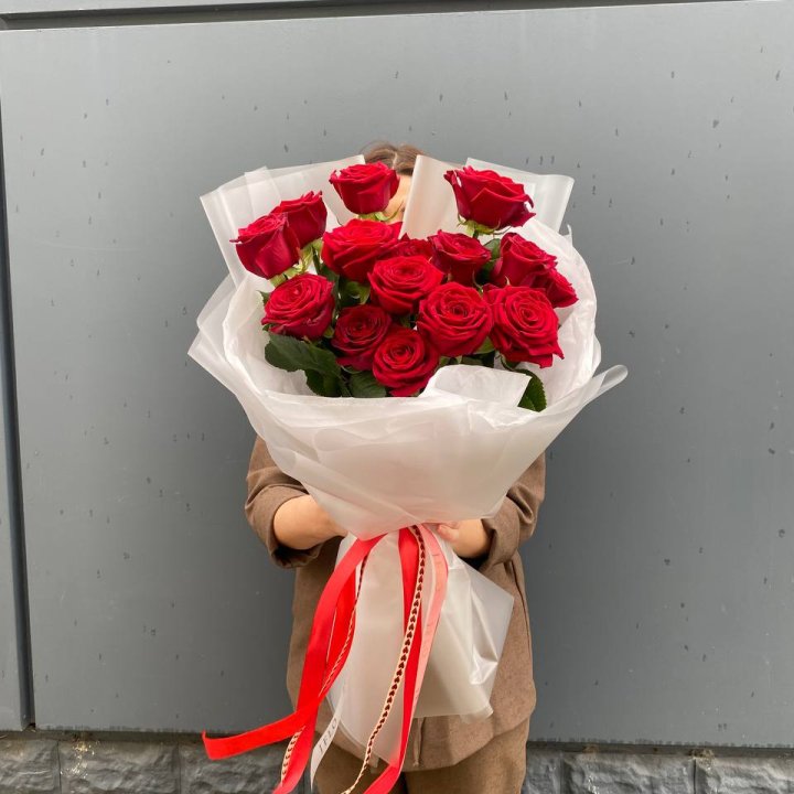 15 высоких роз  в Магнитогорске