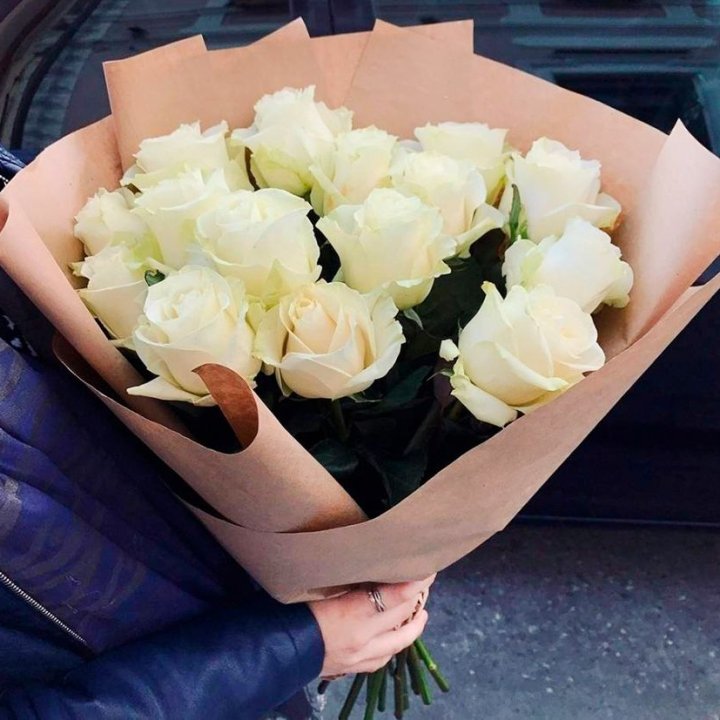 15 белых роз "Крафт" в Магнитогорске