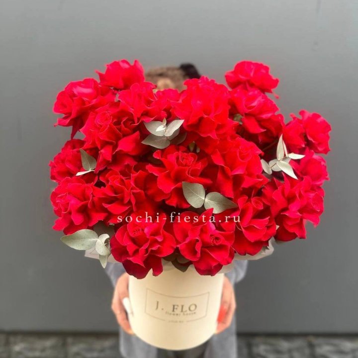 35 Французских роз в боксе в Магнитогорске