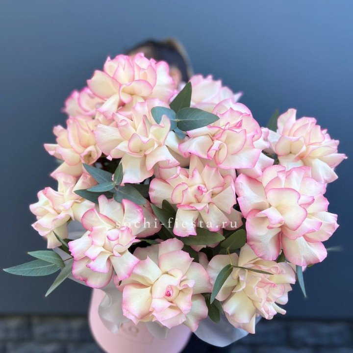 15 Французских роз Джумилия в боксе в Магнитогорске