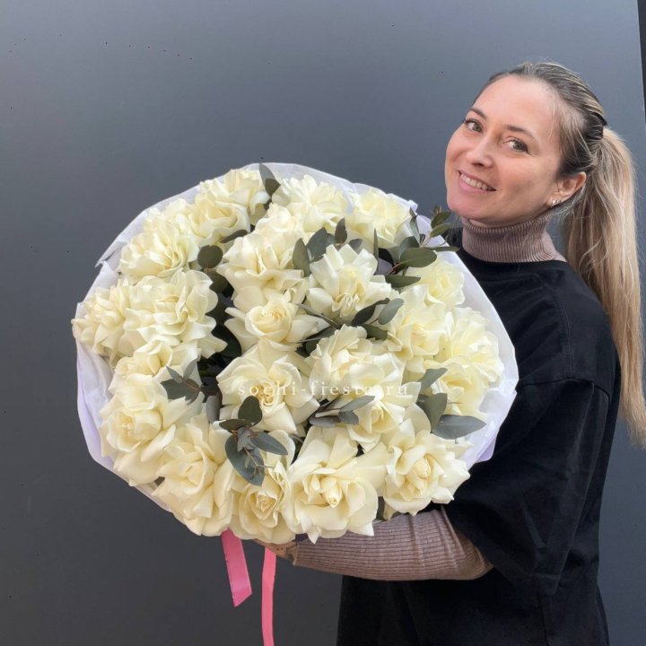 25 Белых французских роз Вайт найс в Магнитогорске