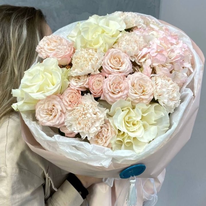 Дизайнерский букет "Джентел" в Магнитогорске