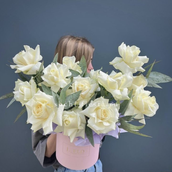 15 Французских роз в боксе в Магнитогорске