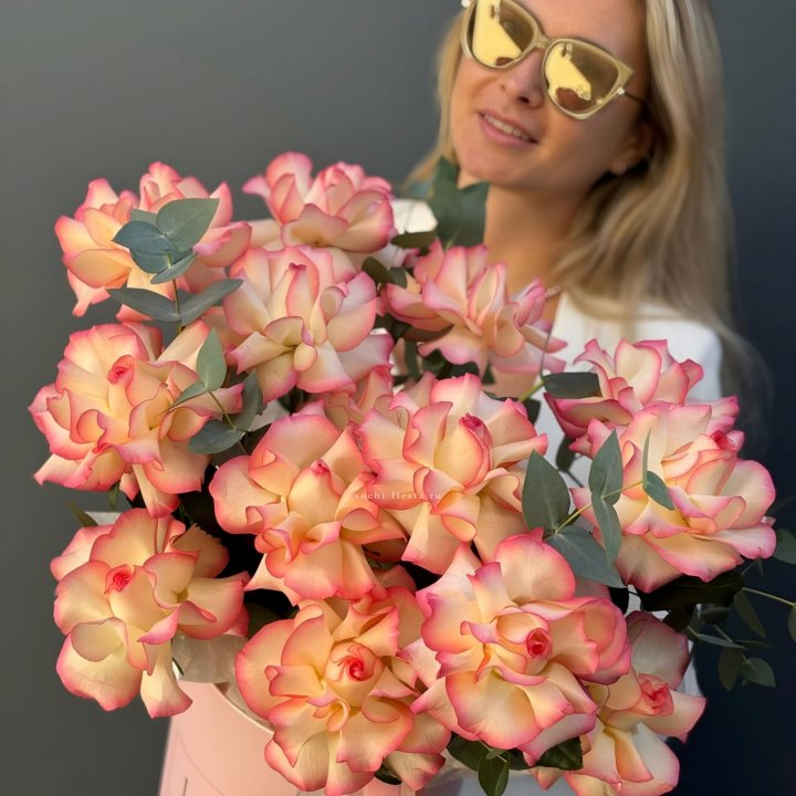 15 французских  роз Джумилия в боксе в Магнитогорске