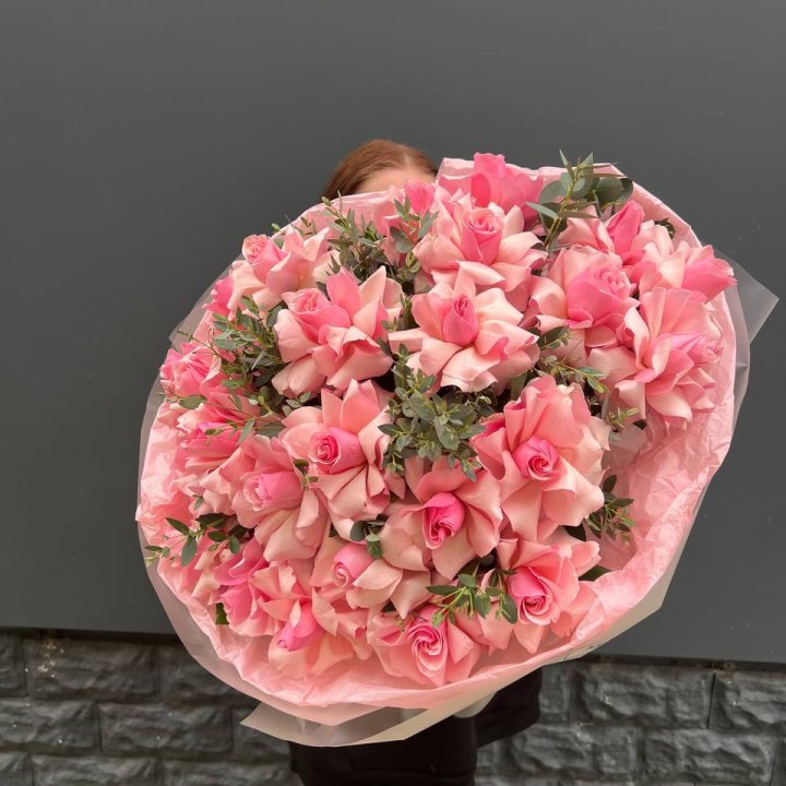  25 розовых французских роз в Магнитогорске