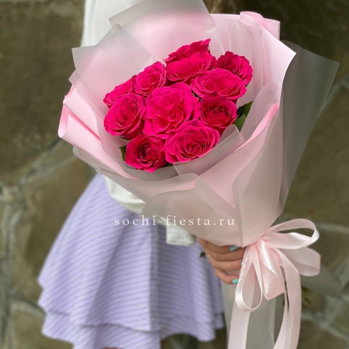 Букет алых роз в Магнитогорске