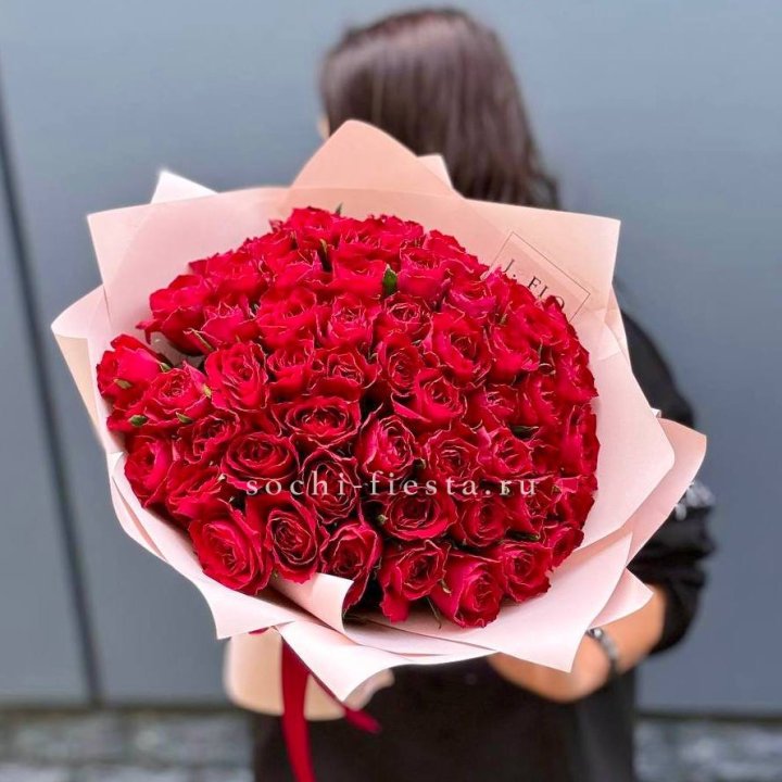55 кенийских роз в Магнитогорске