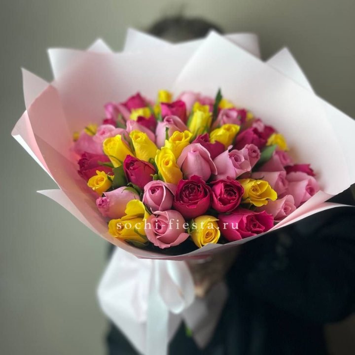 Букет из 51 розы Микс (Кения) в Магнитогорске