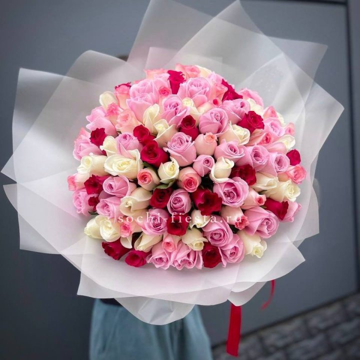 101 разноцветная роза "Карусель" в Магнитогорске