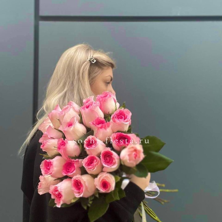  25 розовых роз в Магнитогорске