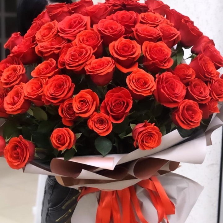 Букет высоких эквадорских роз  в Магнитогорске