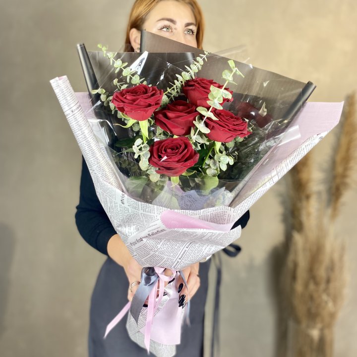 5 красных роз в Магнитогорске