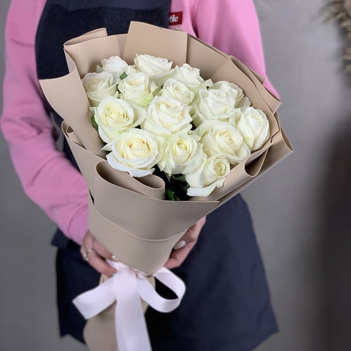 15 белых роз миракли в Магнитогорске