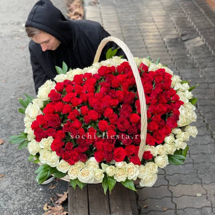 201  роза в корзине   в Магнитогорске