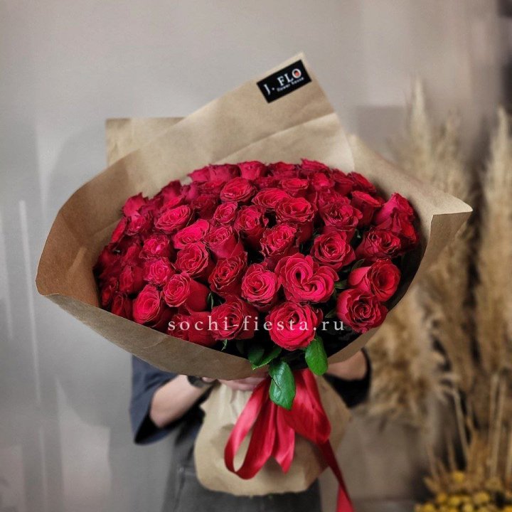 63 красных роз вайт в Магнитогорске