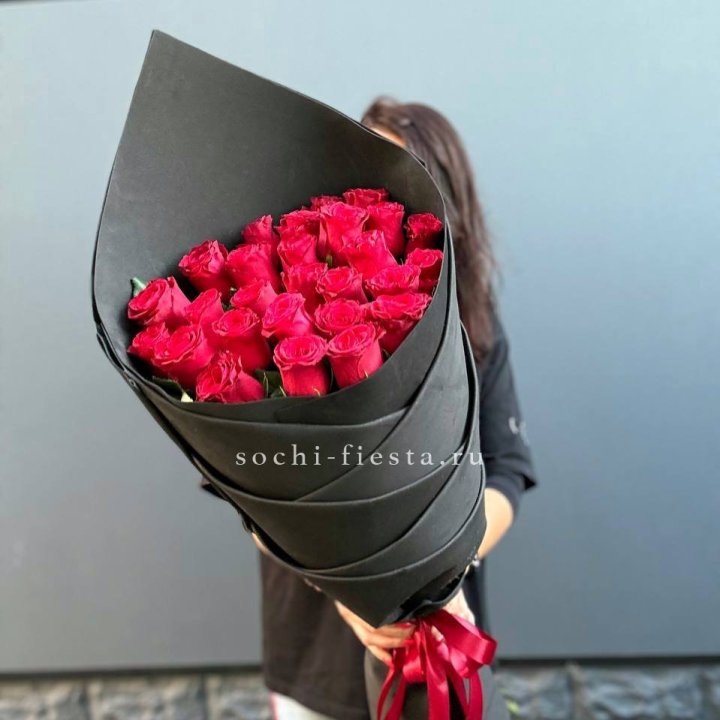 25 высоких красных роз в Магнитогорске