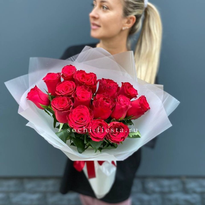 Букет из 15 красных роз  в Магнитогорске