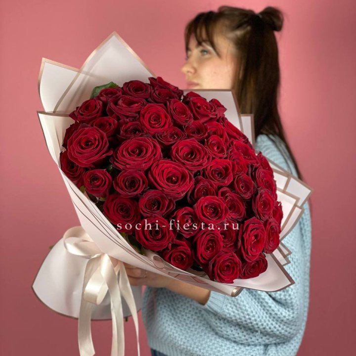 51 красная роза "Лавели" в Магнитогорске
