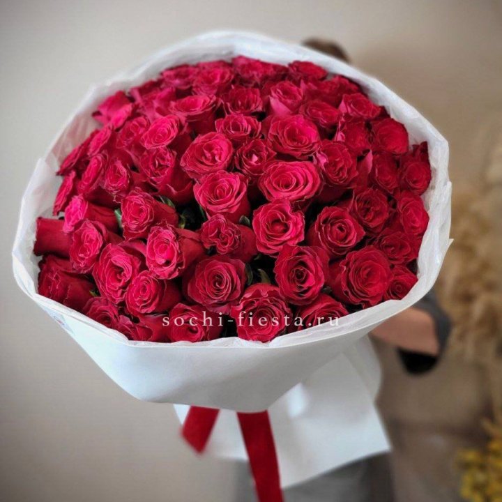 65 красных роз вайт в Магнитогорске