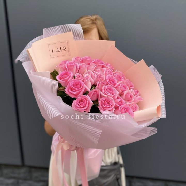 33 Розовые розы в Магнитогорске