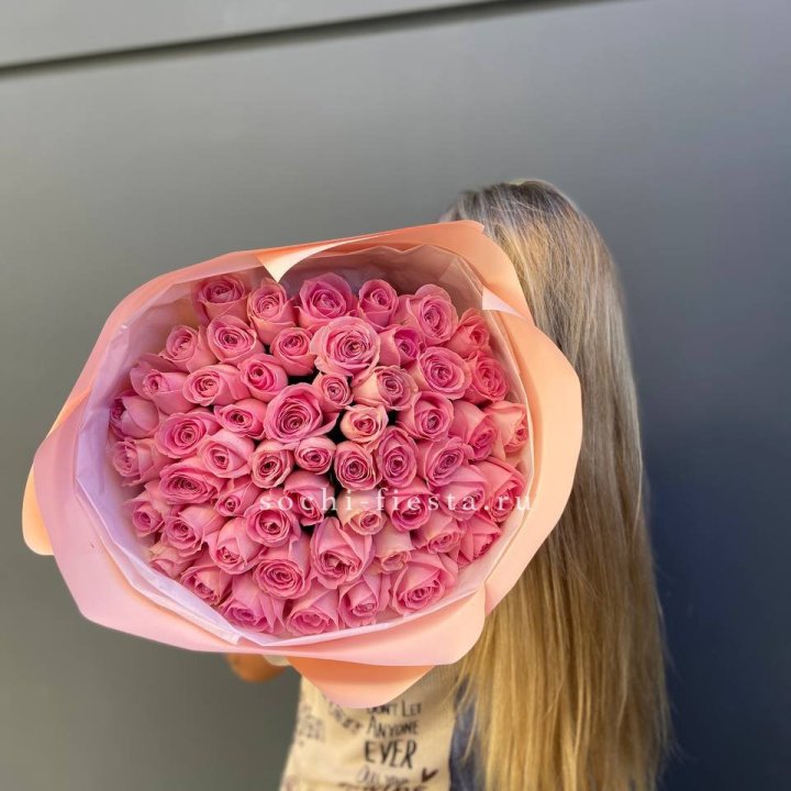 55 розовых роз в Магнитогорске