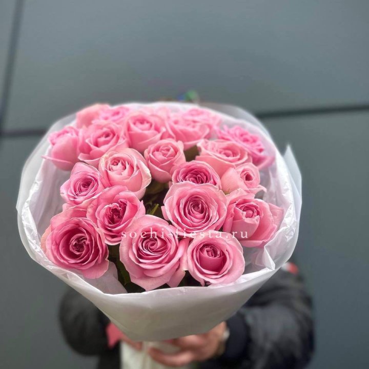 21 Розовая роза в белом в Магнитогорске
