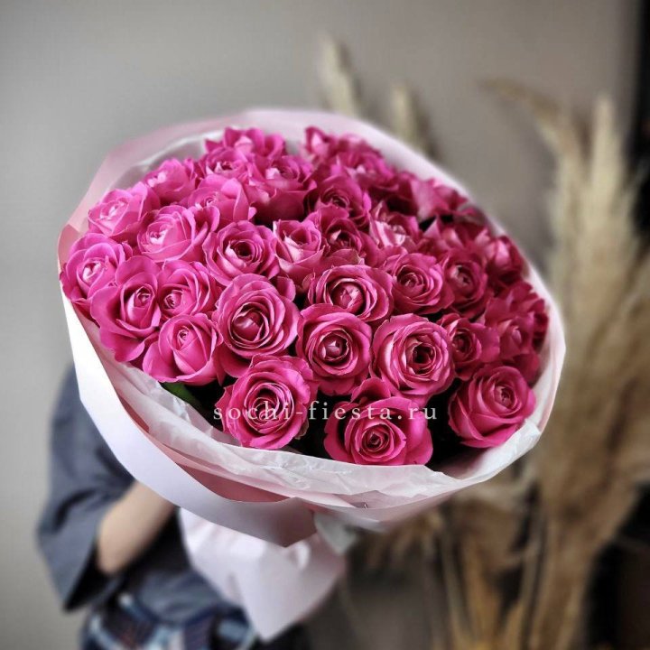 35 розовых роз  в Магнитогорске