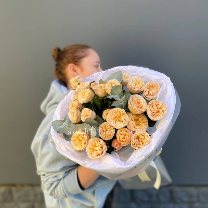 7 пионовидных роз в Магнитогорске