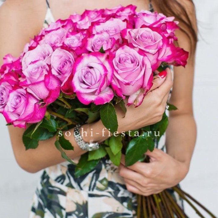 Букет высоких роз Ди перпел в Магнитогорске