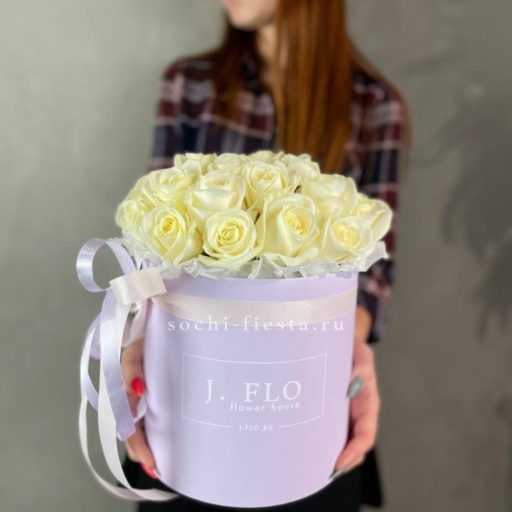 25 роз в цилиндре  в Магнитогорске