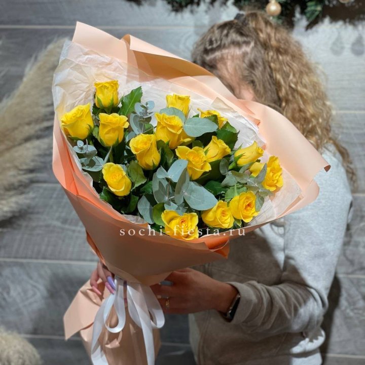 15 желтых роз в Магнитогорске