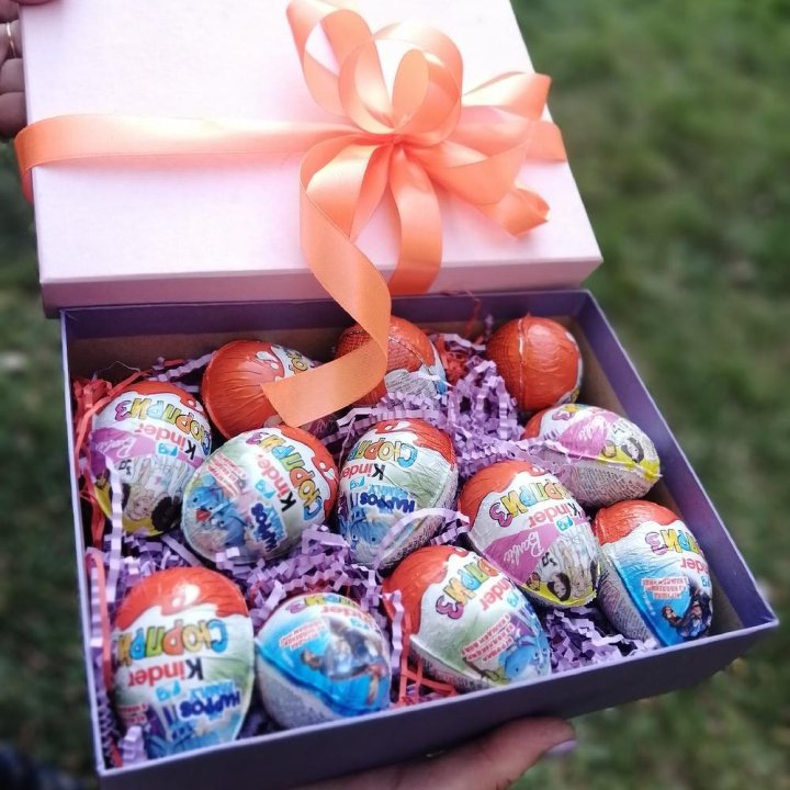 Коробка с киндерами в Магнитогорске