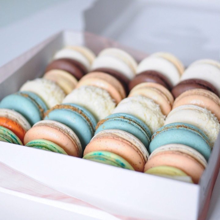 Коробка макаронс 25 шт. в Магнитогорске