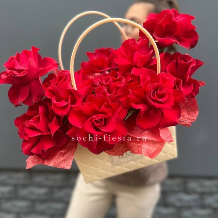 Французские розы в сумочке в Магнитогорске