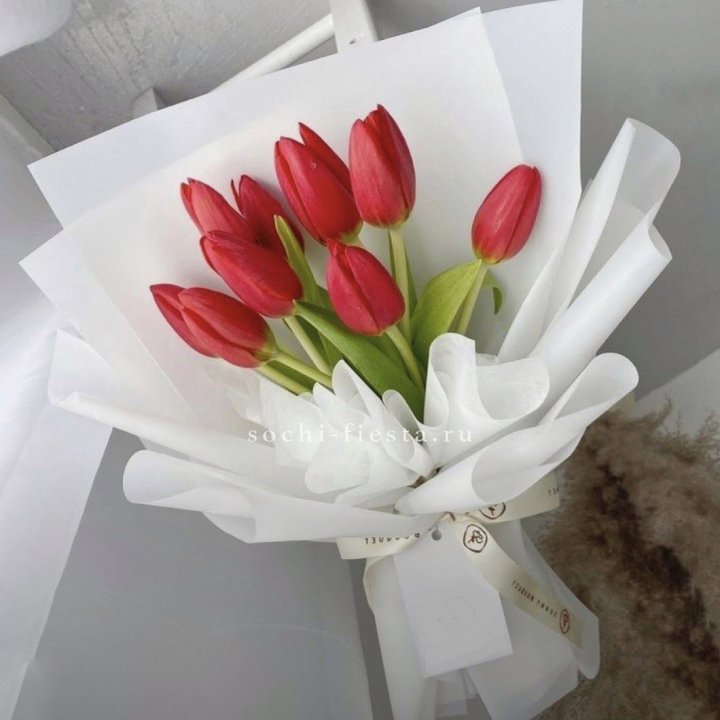 Букет красных тюльпанов в Магнитогорске
