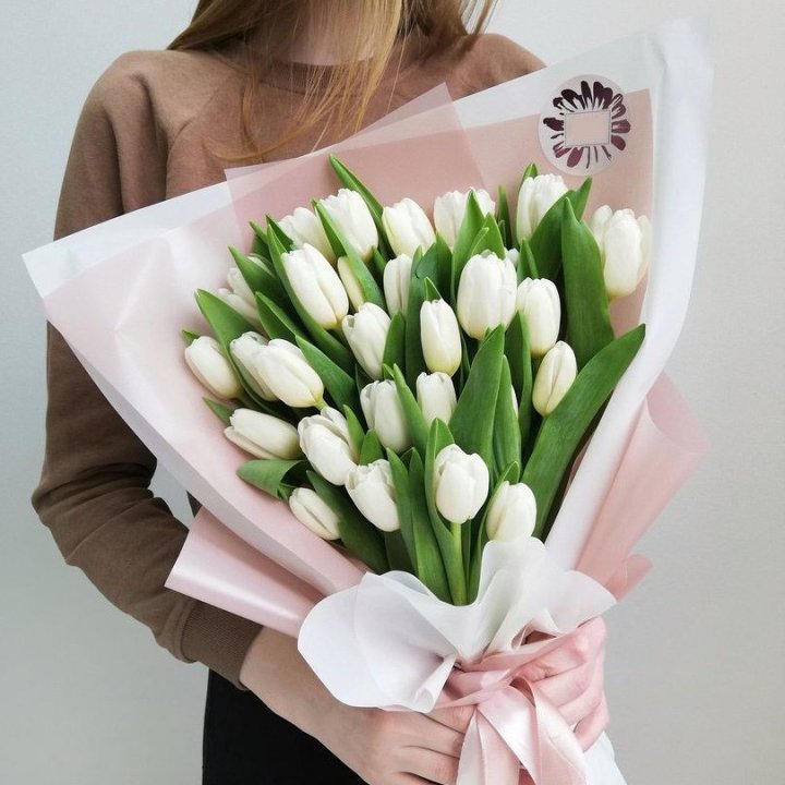 Букет белых тюльпанов "Моника" в Магнитогорске