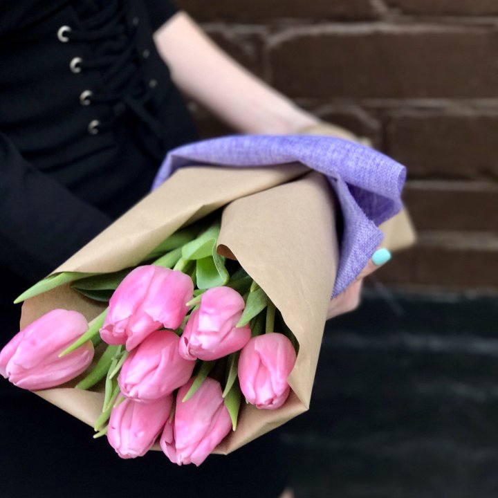 Букет розовых тюльпанов в Магнитогорске